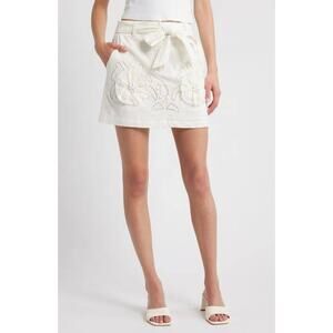 Love the Label Felicity Floral Appliqué Mini Skirt in Cream S